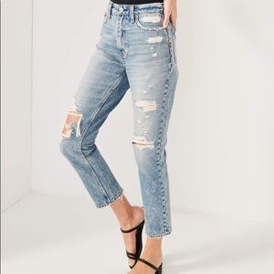 SOLD ❌ Abercrombie straight leg ripped jeans
